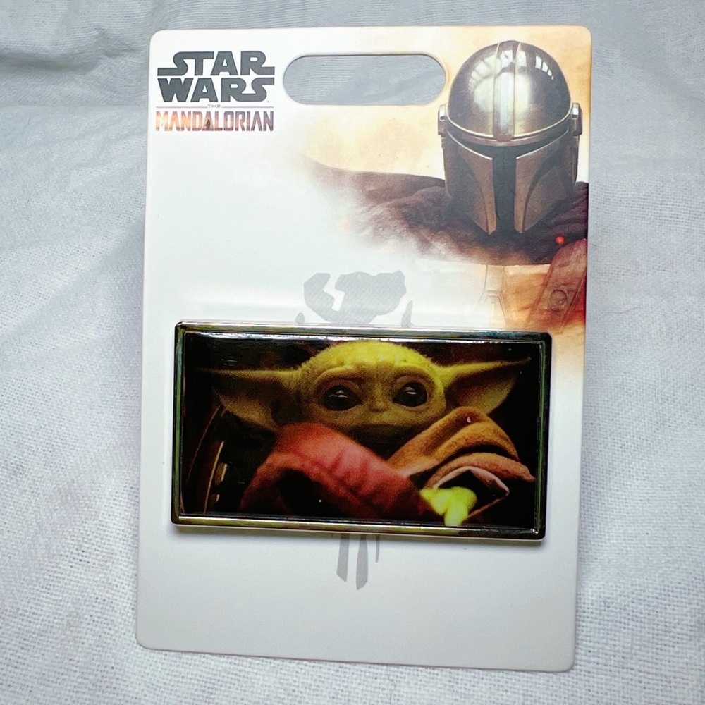 New! Disney - Star Wars The Mandalorian Baby Yoda The Child Enamel Pin